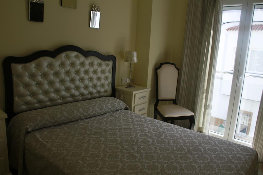 Hostal Flor De Lis- Lojo 호텔 콘일데라프론테라 외부 사진