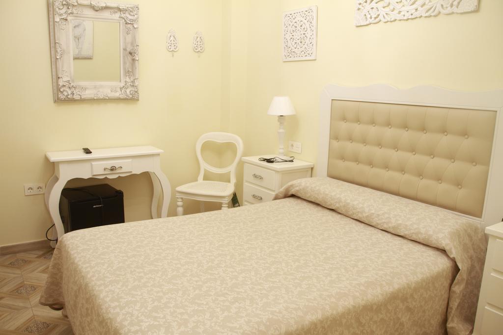 Hostal Flor De Lis- Lojo 호텔 콘일데라프론테라 외부 사진