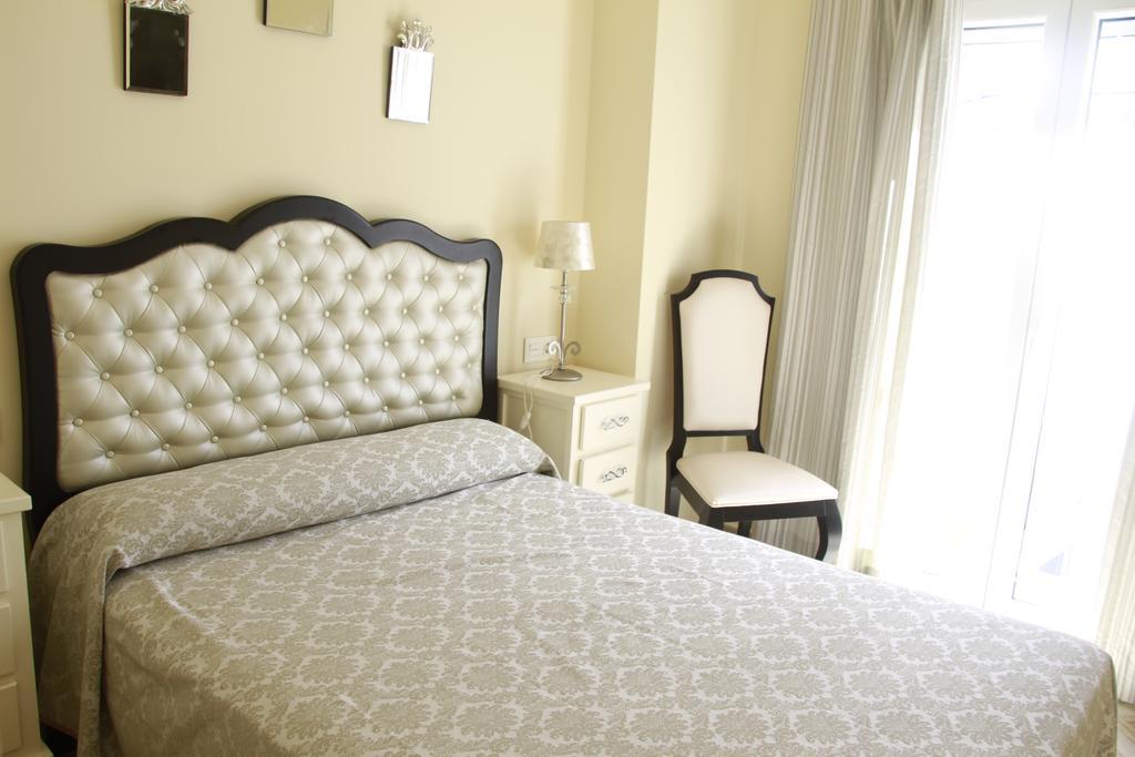 Hostal Flor De Lis- Lojo 호텔 콘일데라프론테라 외부 사진