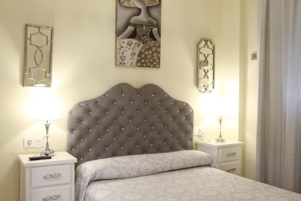 Hostal Flor De Lis- Lojo 호텔 콘일데라프론테라 외부 사진