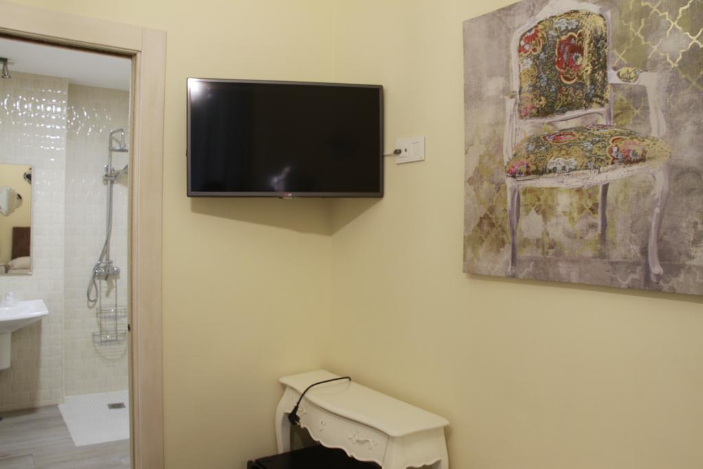 Hostal Flor De Lis- Lojo 호텔 콘일데라프론테라 외부 사진